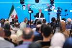 جمعی از ایرانیان و معلمان زبان فارسی در ارمنستان با رئیس‌جمهوری کشورمان دیدار کردند