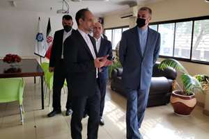 بازدید وزیر امور خارجه کشورمان از رایزنی فرهنگی ایران در دارالسلام 