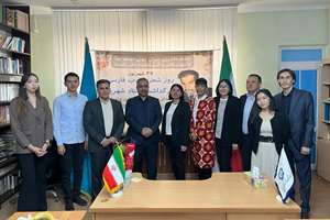 گردهمایی اساتید و دانشجویان آلماتی قزاقستان در مراسم بزرگداشت شهریار