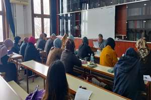 روش‌ها و فنون مترجمی زبان و ادبیات فارسی آموزش داده می‌شود