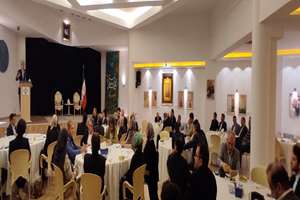 نشست رئیس بنیاد سعدی با ایرانیان مقیم استانبول 