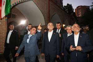 بازدید رئیس‌ جمهوری اسلامی ایران از مسجد کبود ایروان