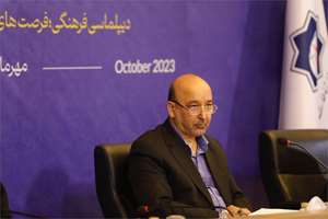«حفظ و تقویت هویت ملی محوری‌ترین سیاست در حوزه ایرانیان خارج از کشور است»- گفت‌وگو