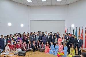 معرفی فرهنگ ایرانی و زبان فارسی به دانش آموزان قزاقی