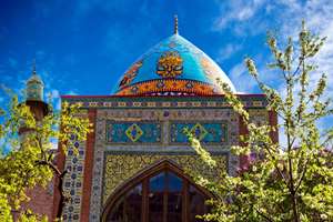 غبار روبی و ‌آماده‌سازی مسجد جامع کبود ایروان برای استقبال از ماه میهمانی خدا