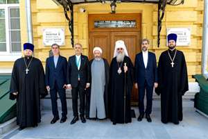 سفر روسیه؛ رئیس سازمان فرهنگ و ارتباطات اسلامی با اسقف کریل متروپولیت تاتارستان گفت‌وگو کرد