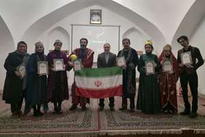 نمایش دوزبانه «خسرو» در مسجد تاریخی کبود ایروان اجرا شد