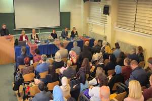 کتاب «فرهنگ واژگان فارسی در زبان بوسنیایی» در دانشگاه سارایوو رونمایی شد