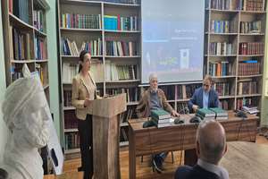 همایش بزرگداشت استاد شهریار در دانشگاه ارمنی روسی اسلاونی برگزار شد