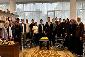 جوانان قزاقستانی زبان فارسی آموزش می‌بینند