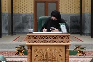حضور بانوی خوشنویس پاکستانی در مشهد؛ کتابت قرآن در جوار حرم رضوی و خلق آثار هنری با رویکرد وحدت اسلامی