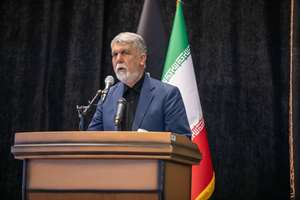 صالحی: رهبر شهید بنیانگذار مکتب شعر مقاومت است