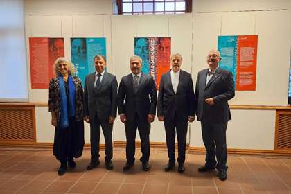 سفر بصری در قلب فرهنگ‌ها؛ نمایشگاه مشترک «ممیز» و «آلتین‌تاش» سیر تحول گرافیک ایران و ترکیه را روایت می‌کند