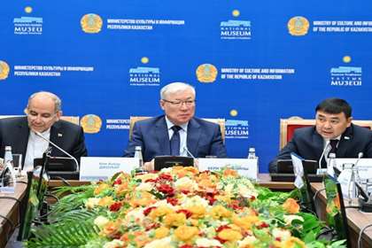 میزگرد «روابط تاریخی قزاقستان و ایران: ویژگی‌های مطالعه نسخه‌های خطی فارسی» برگزار شد