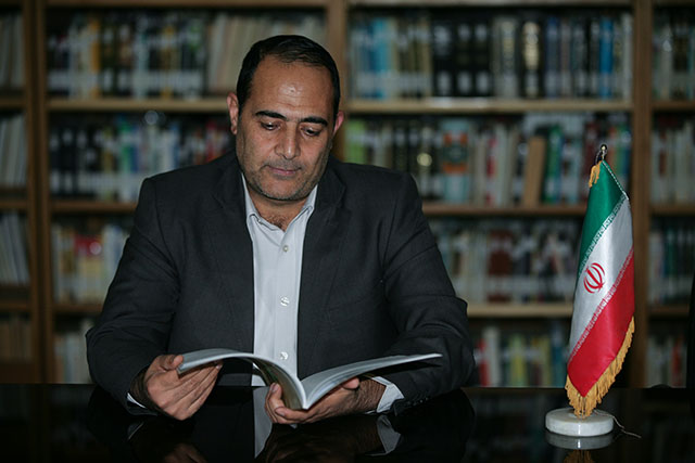 علی معروفیآرانی، کارشناس فرهنگی