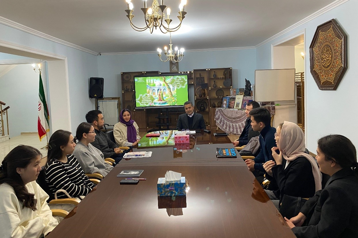 دانشجویان زبان فارسی و ایران‌شناسی در قزاقستان یاد مولانا و شمس را گرامی داشتند
